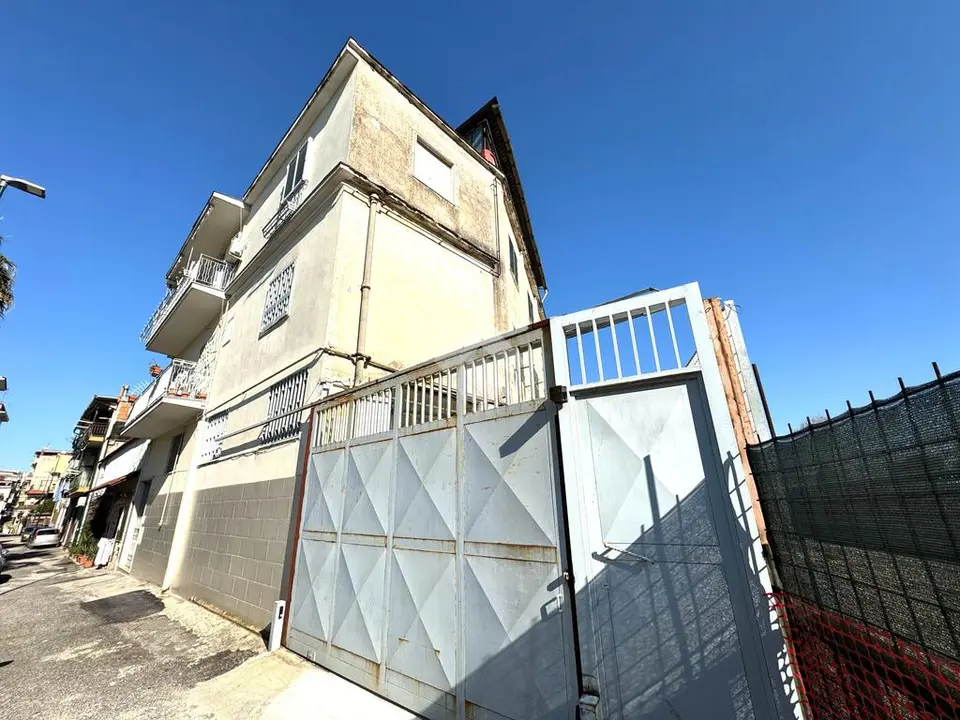 Palazzina in vendita a Napoli