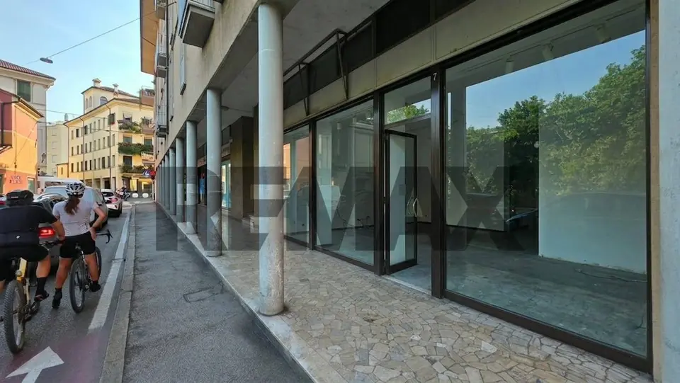 Negozio in Vendita a Vicenza