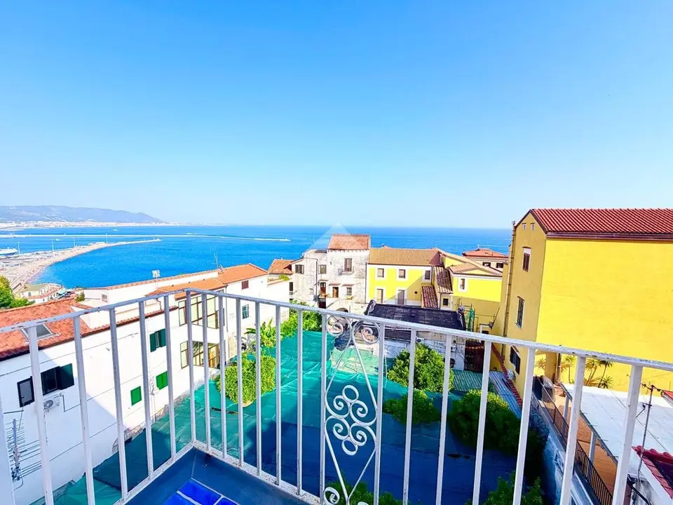 6 locali in vendita a Vietri Sul Mare