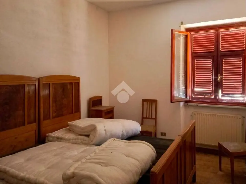 Casa semindipendente in vendita a Mezzanego