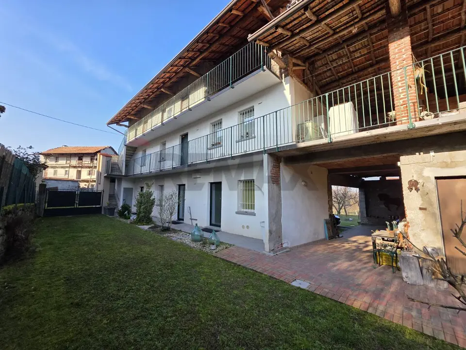 Casa Indipendente in Vendita a Gattico-Veruno
