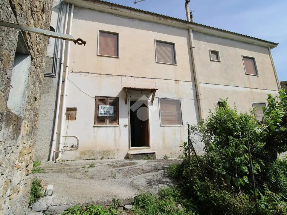 Quadrilocale in vendita a Vibonati