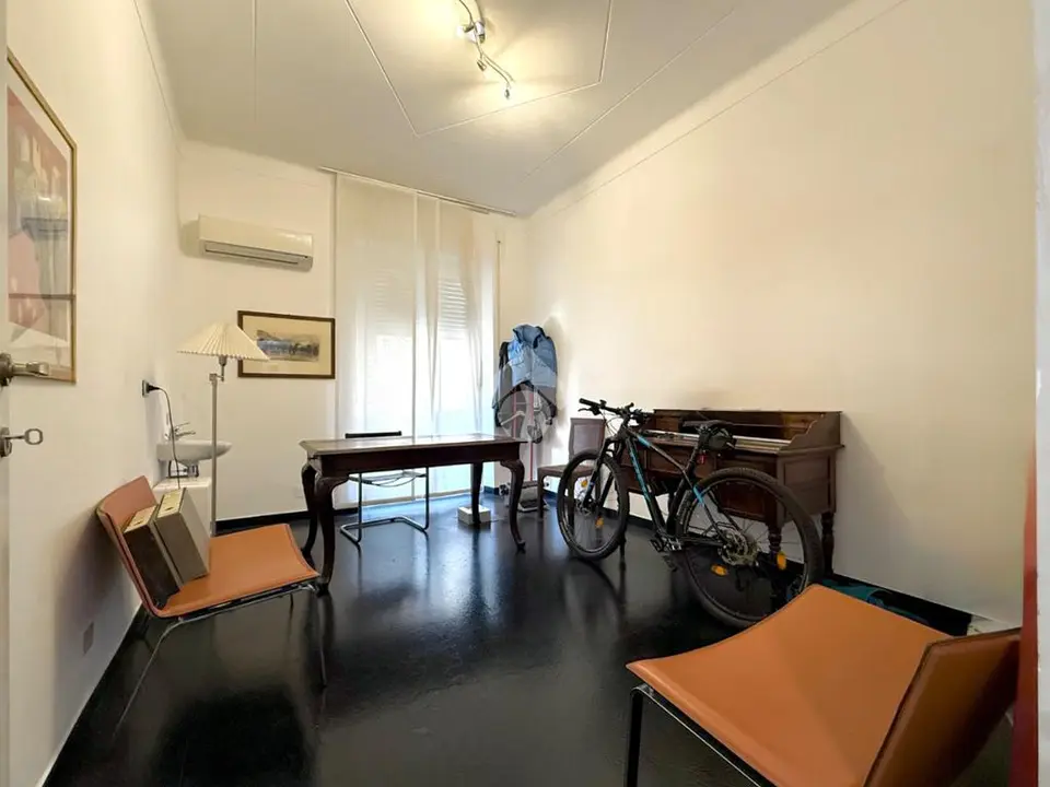 6 locali in vendita a Genova