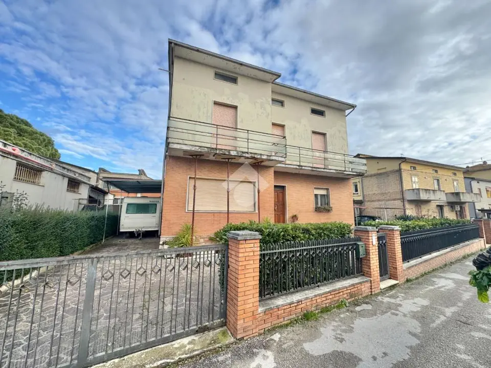 Casa indipendente in vendita a Assisi