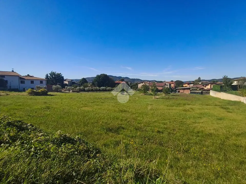 Ter. residenziale in vendita a Fossato Di Vico