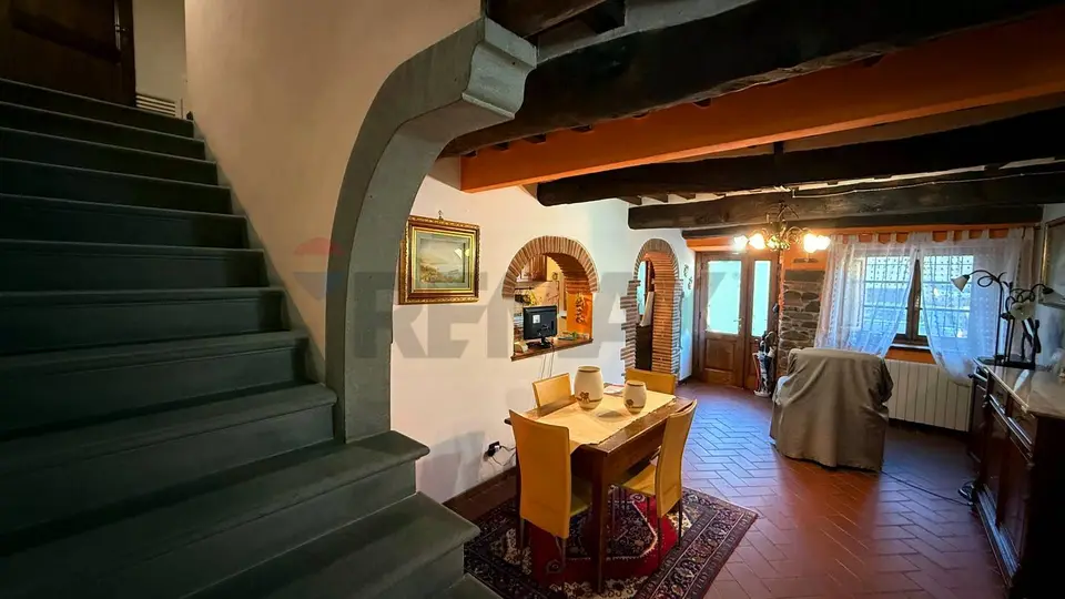 Casa Semindipendente in Vendita a Borgo a Mozzano