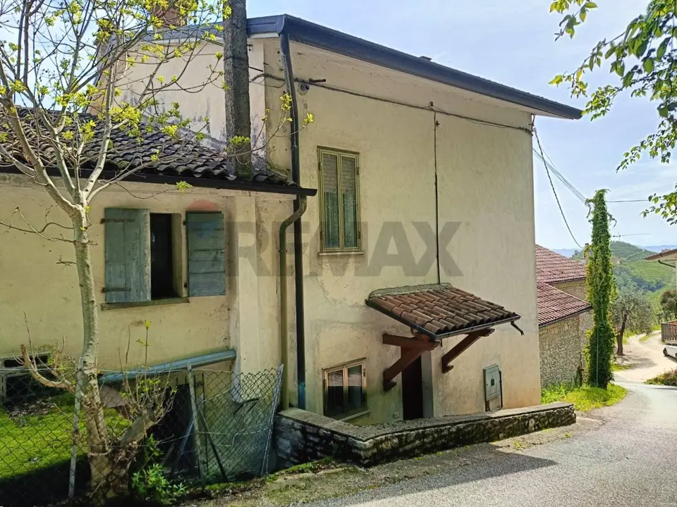 Porzione di casa in Vendita a Valdobbiadene