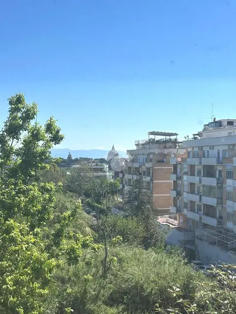 Quadrilocale in vendita a Roma