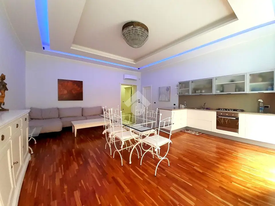 Quadrilocale in vendita a Napoli