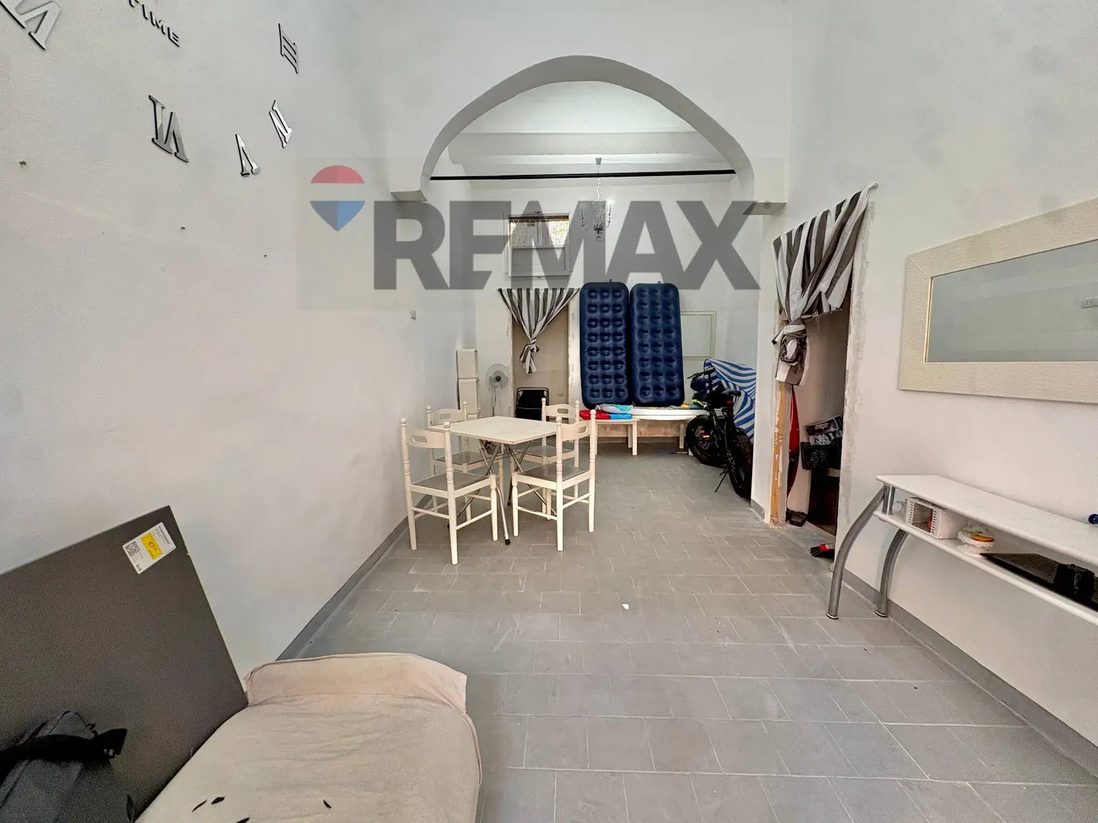 Locale Commerciale in Affitto a Giardini-Naxos