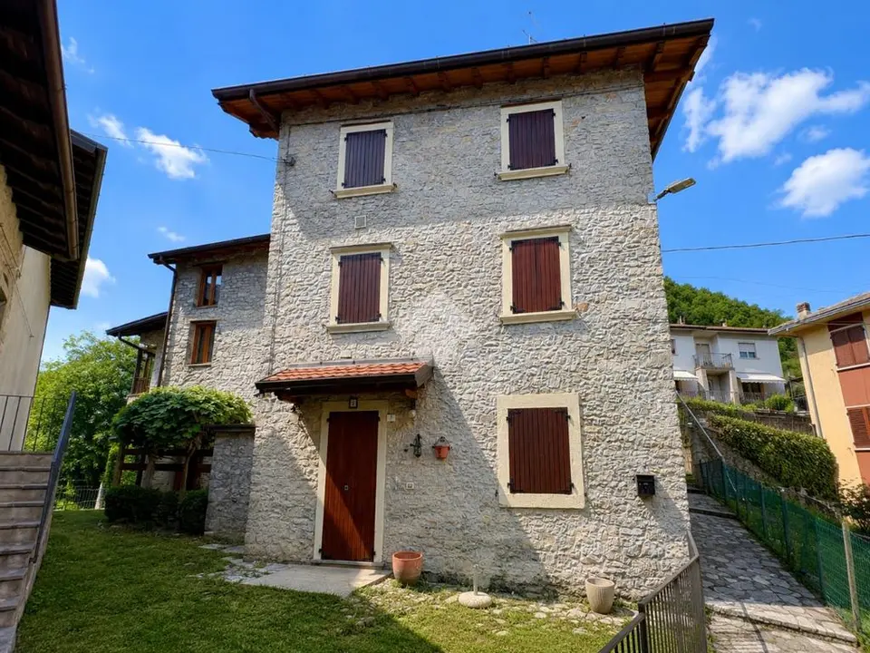 Casa semindipendente in vendita a Berbenno