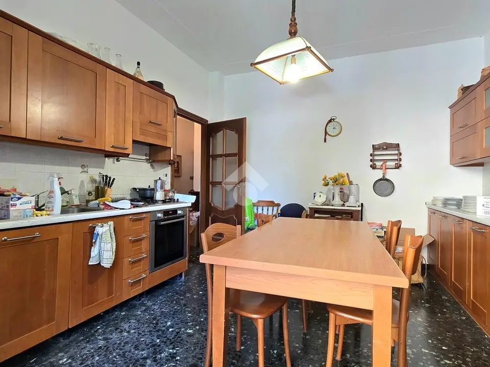 5 locali in vendita a Genova