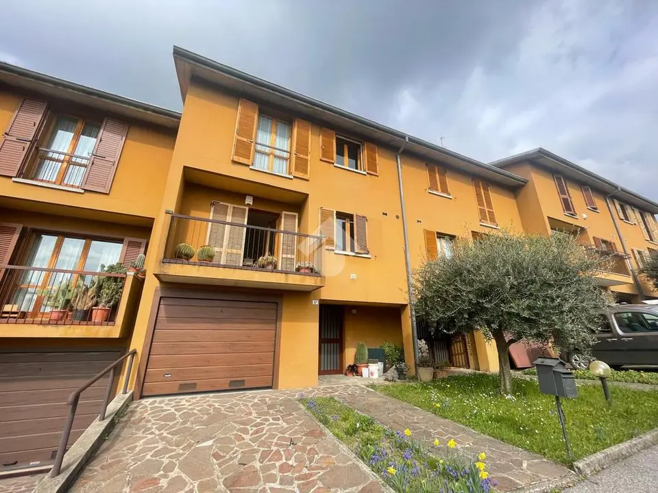 Villa a schiera in vendita a Villa D'Almè