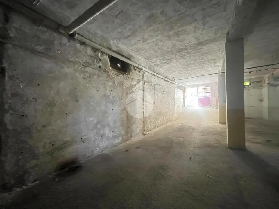 Box / posti auto in vendita a Quarto