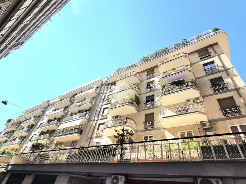 6 locali in vendita a Bari