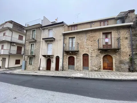 Casa Indipendente in VIA ETNA  71-73-75, Montalbano Elicona (ME)