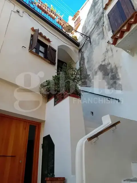 Appartamento in Via Roma  32, San Nicola Arcella (CS)