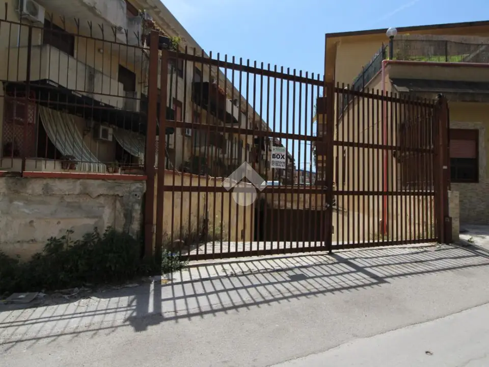 Box / posti auto in affitto a Palermo
