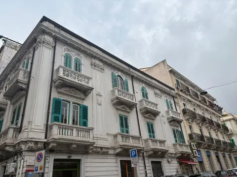 Negozio in Via Nicola Fabrizi 105, Messina (ME)