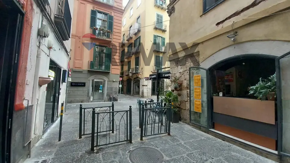 Locale Commerciale in Affitto a Salerno