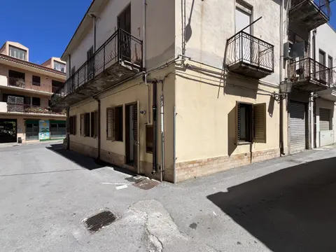 Appartamento in VIA GARIBALDI 606, Barcellona Pozzo di Gotto (ME)