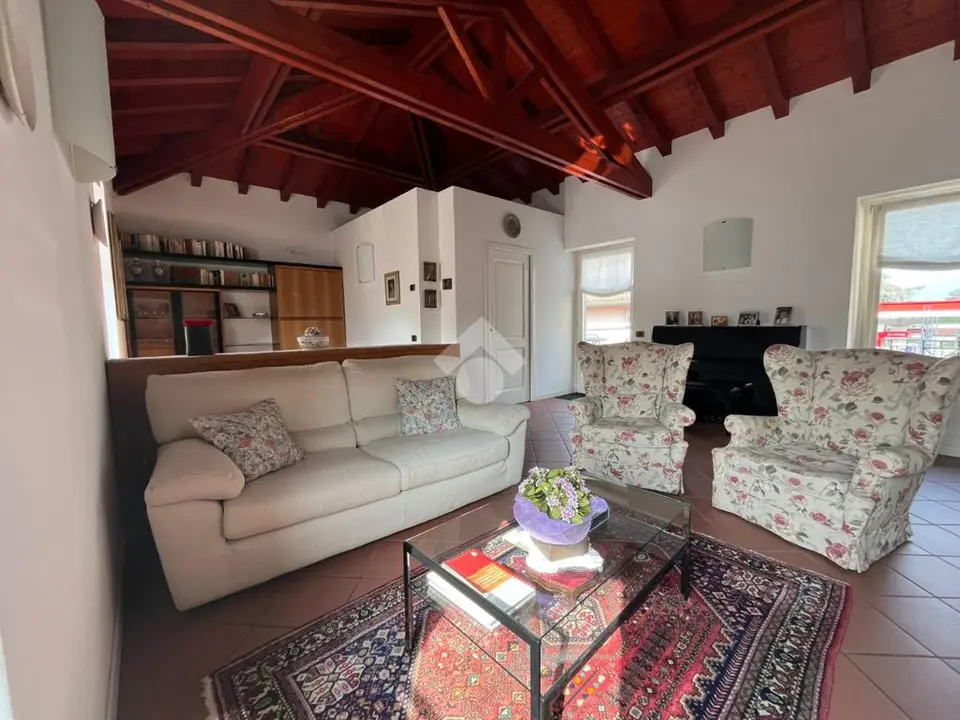 Villa singola in vendita a Seriate