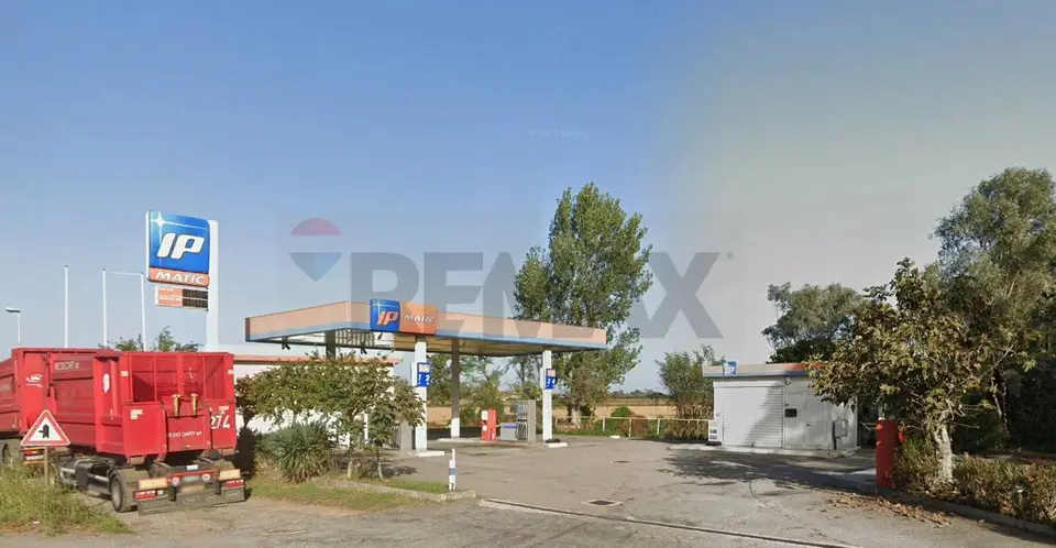 Commerciale Altro in Affitto a Rosate