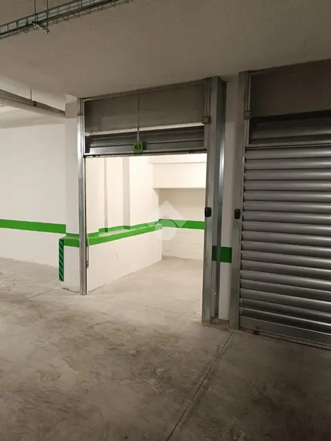 Box / posti auto in affitto a Roma