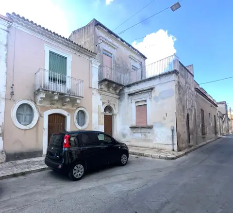 Casa Indipendente in via milano 132, Avola (SR)