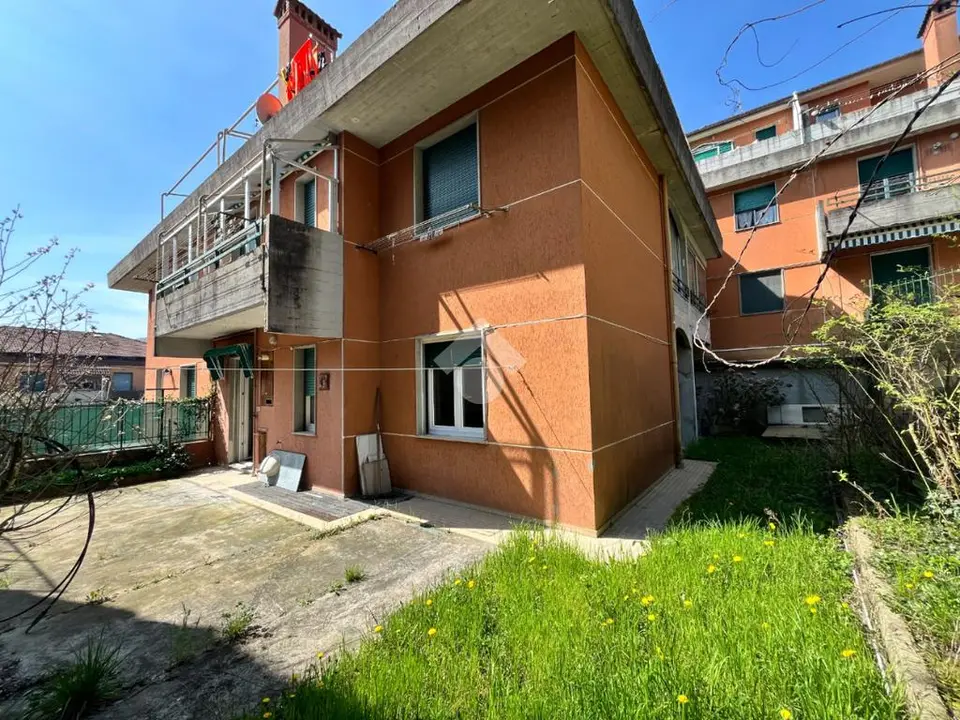 Quadrilocale in vendita a Casella