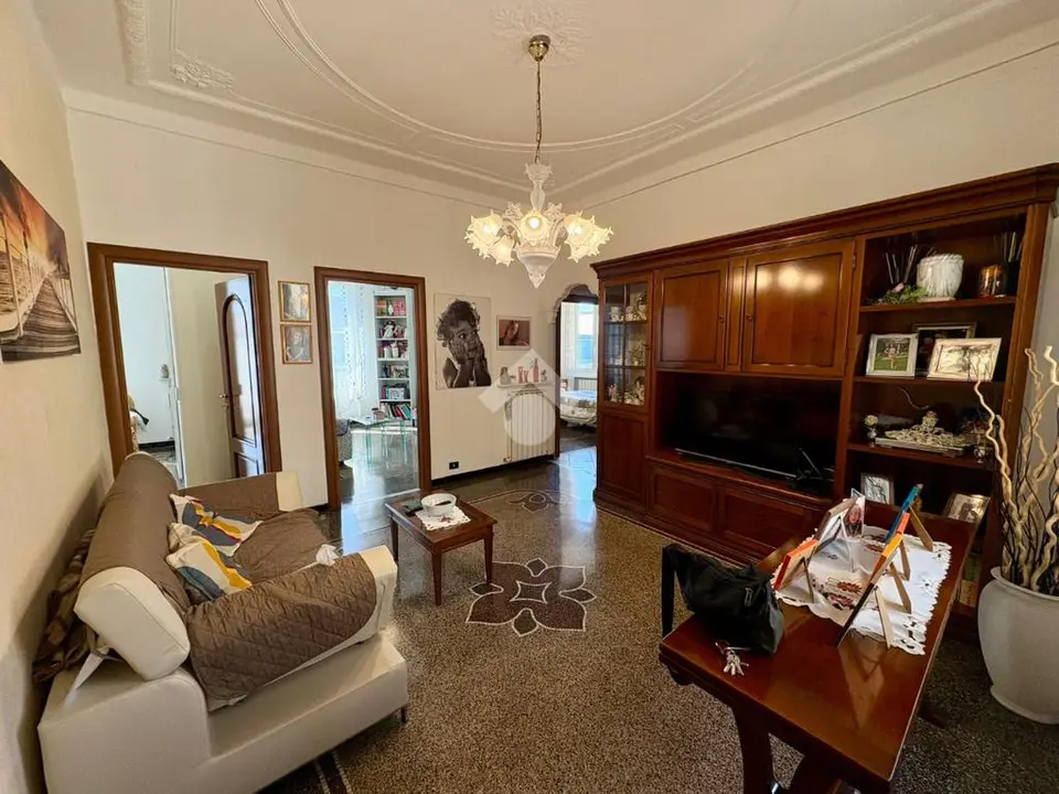 5 locali in vendita a Genova
