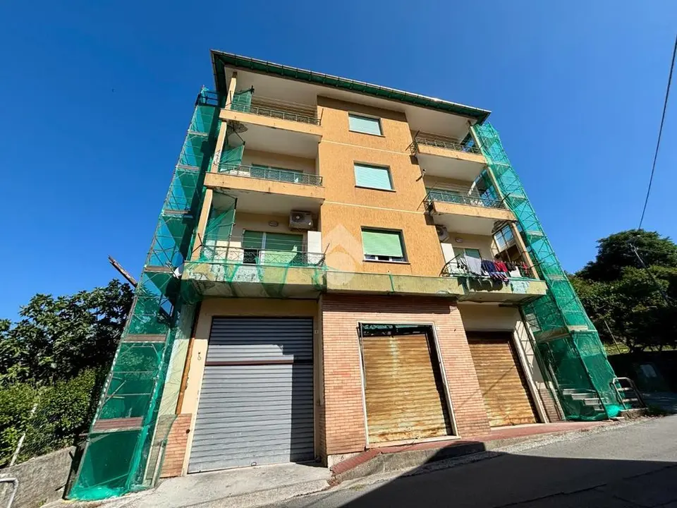 Quadrilocale in vendita a Sant'Olcese
