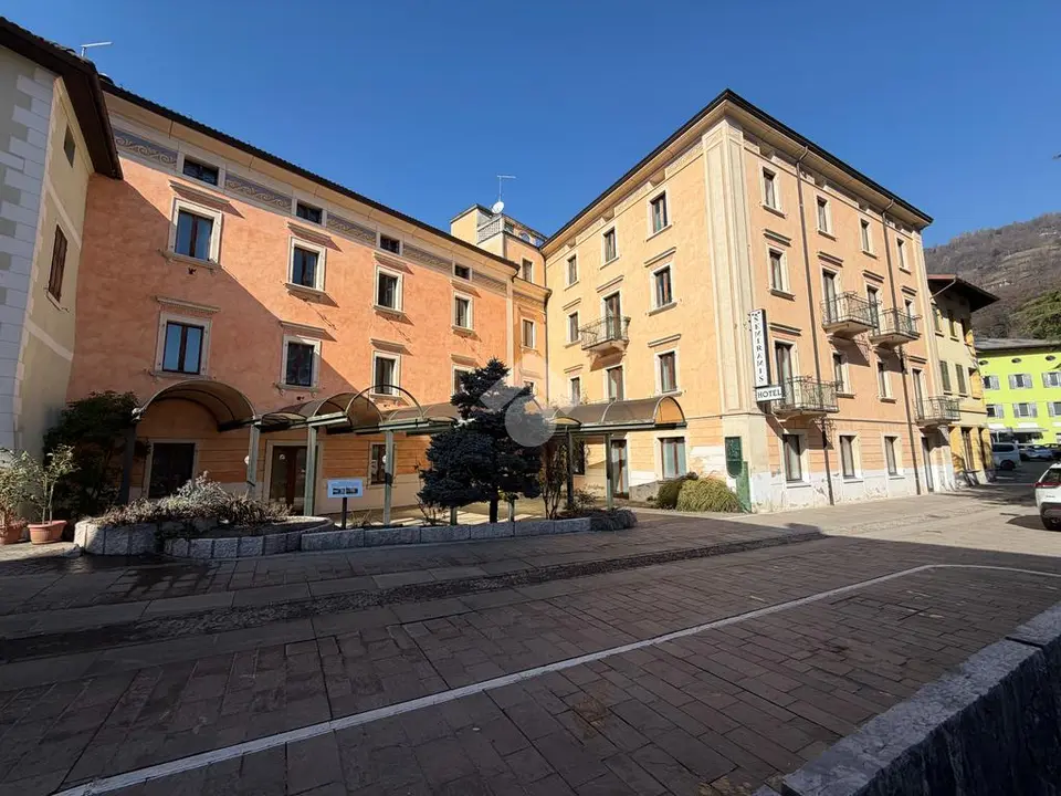 Palazzo in vendita a Roncegno Terme