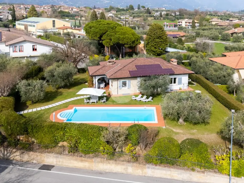 Villa singola in vendita a San Felice Del Benaco