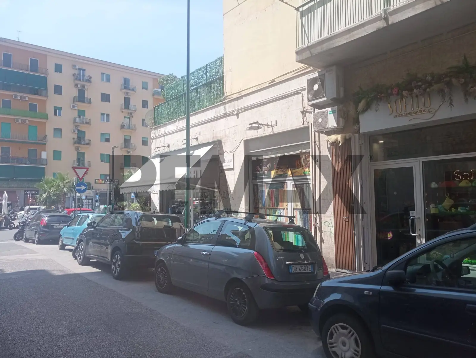 Locale Commerciale in Affitto a Napoli