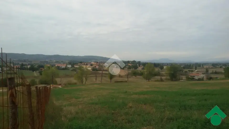 Ter. residenziale in vendita a Bevagna