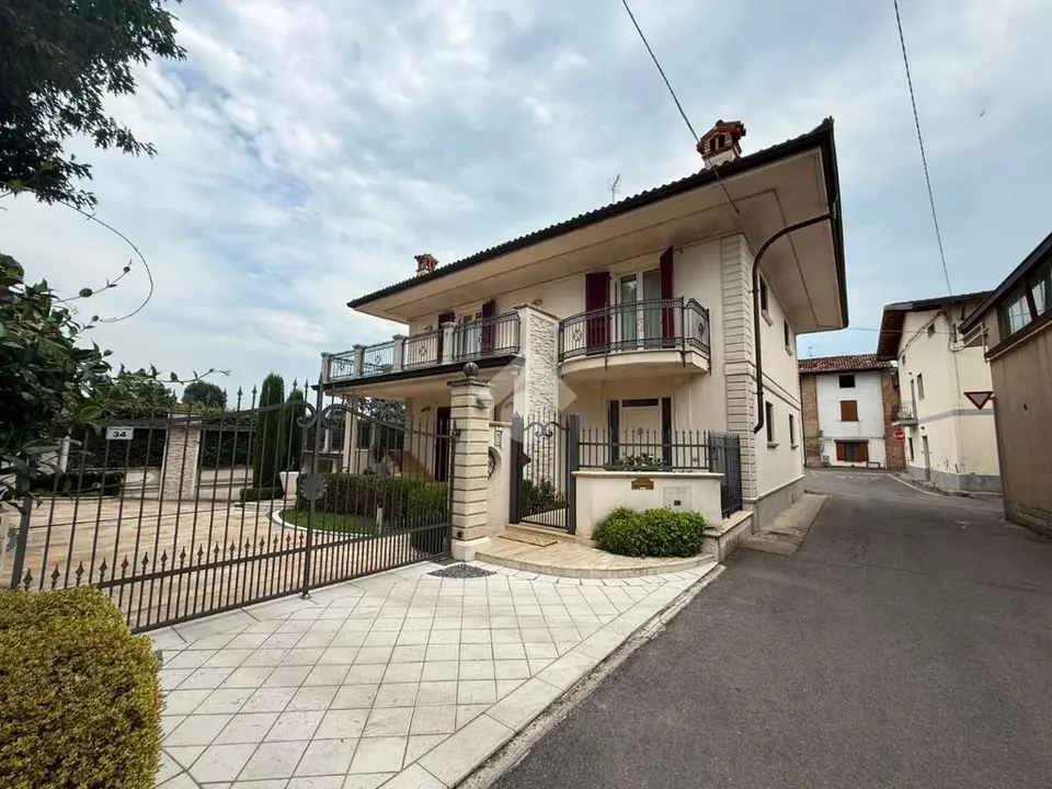 Villa singola in vendita a Barbata