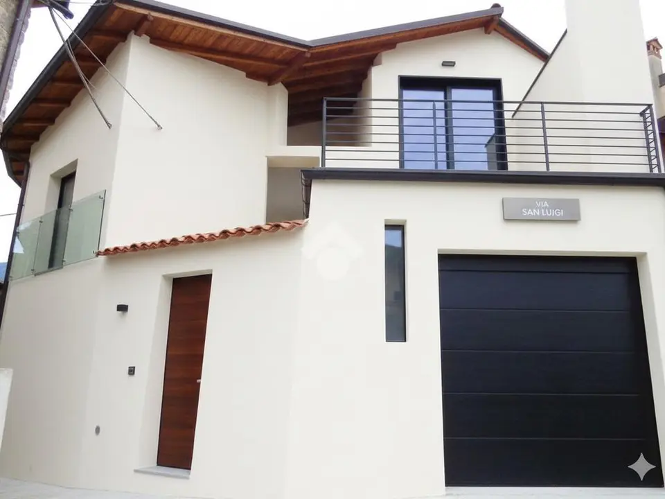 Casa semindipendente in vendita a Costa Volpino