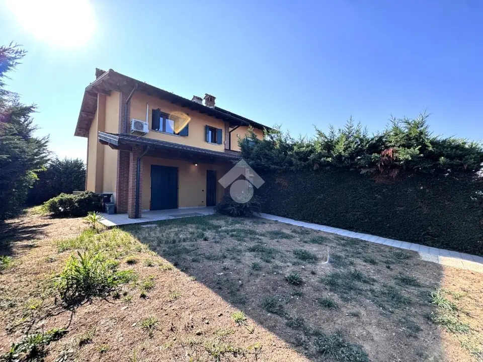 Villa a schiera d'angolo in vendita a Torre Pallavicina