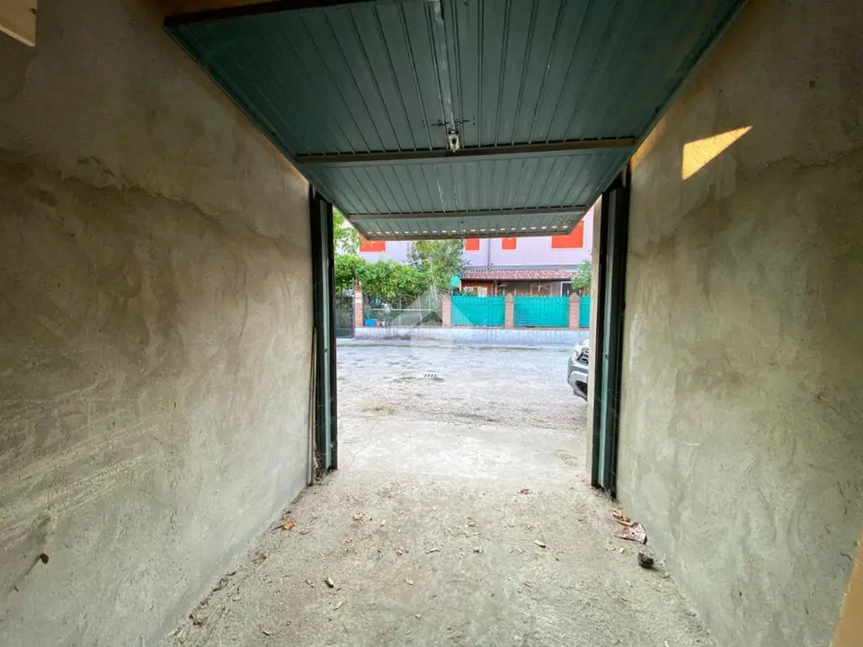 Box / posti auto in vendita a Orzinuovi