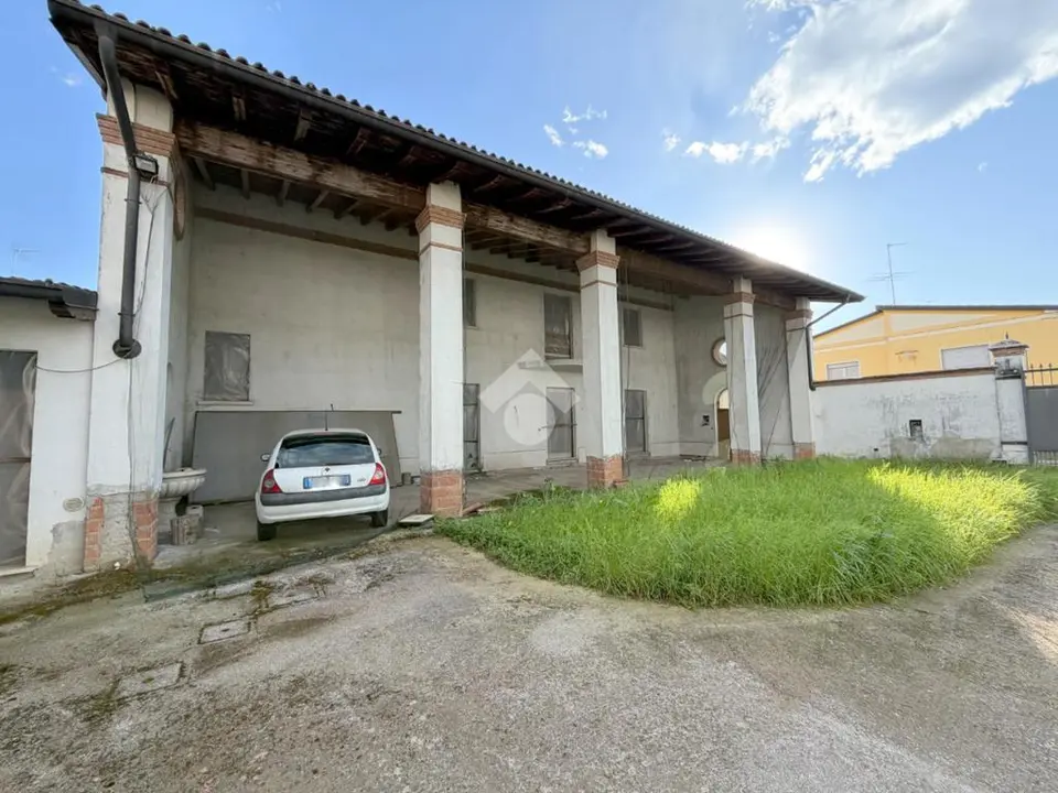 Casa di corte in vendita a Verolavecchia