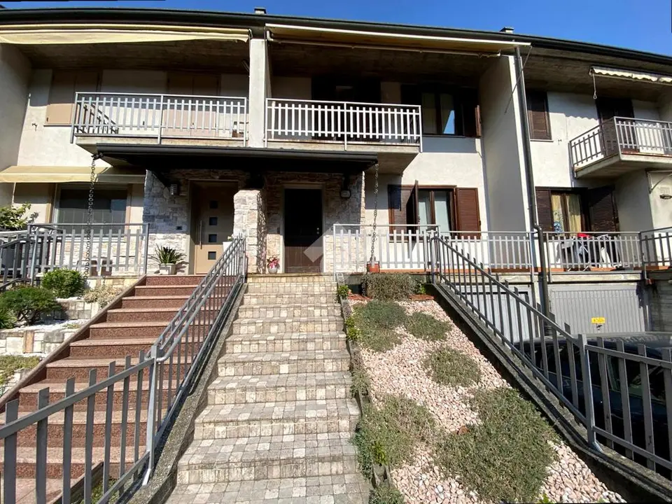 Villa a schiera in vendita a Costa Volpino