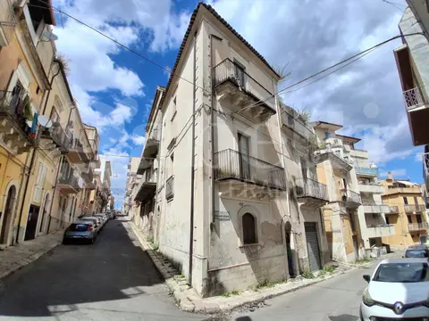 Palazzina in Via Felicia Schininà 216, Ragusa (RG)