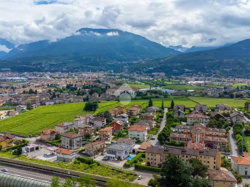 Villa singola in vendita a Isera