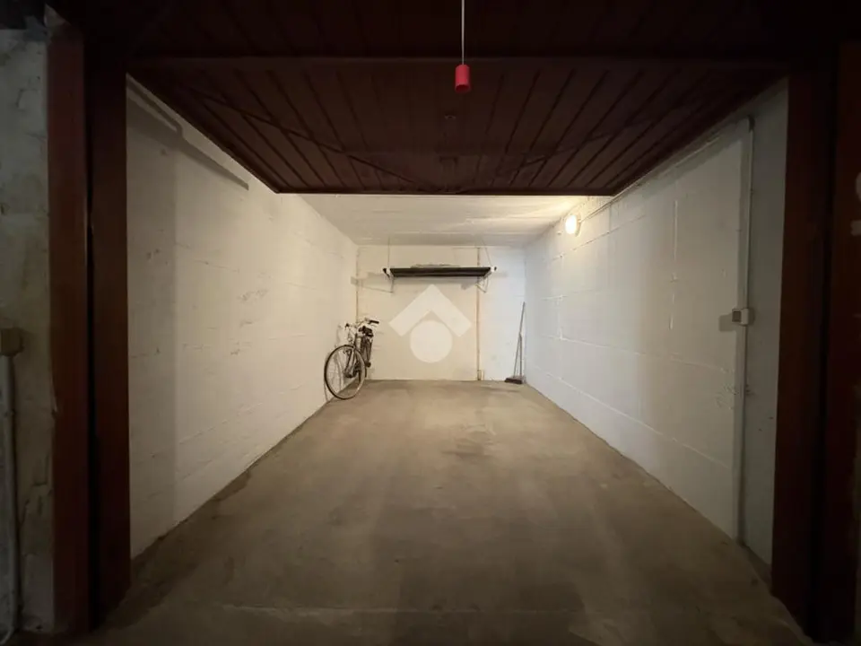 Box / posti auto in vendita a Torre De' Roveri