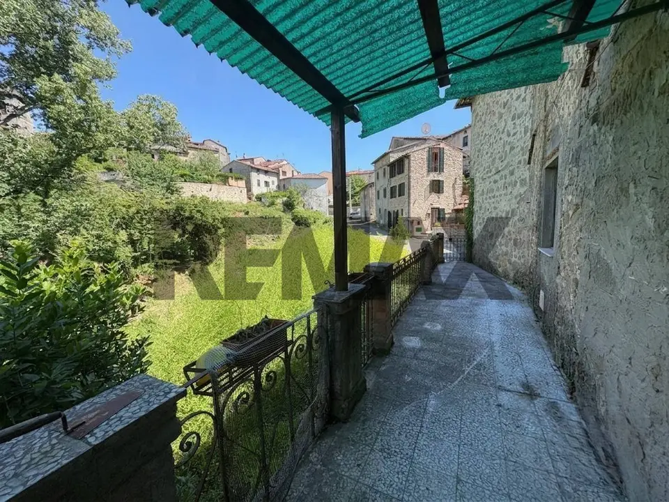 Casa Semindipendente in Vendita a Bagni di Lucca