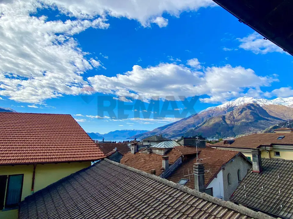 Casa Indipendente in Vendita a Gravedona ed Uniti