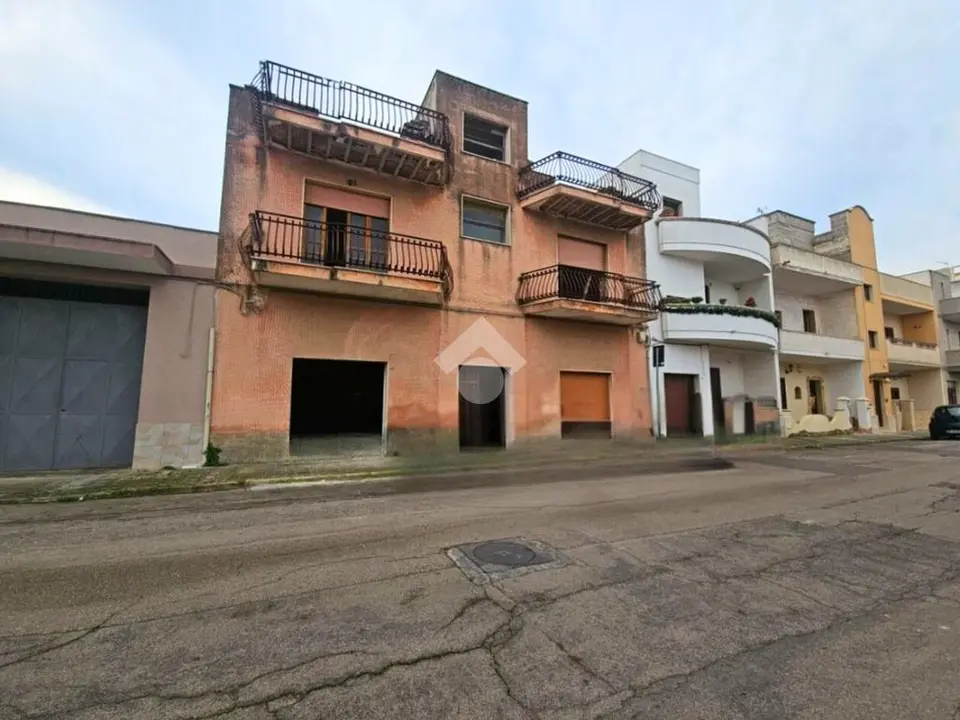 5 locali in vendita a Nardò