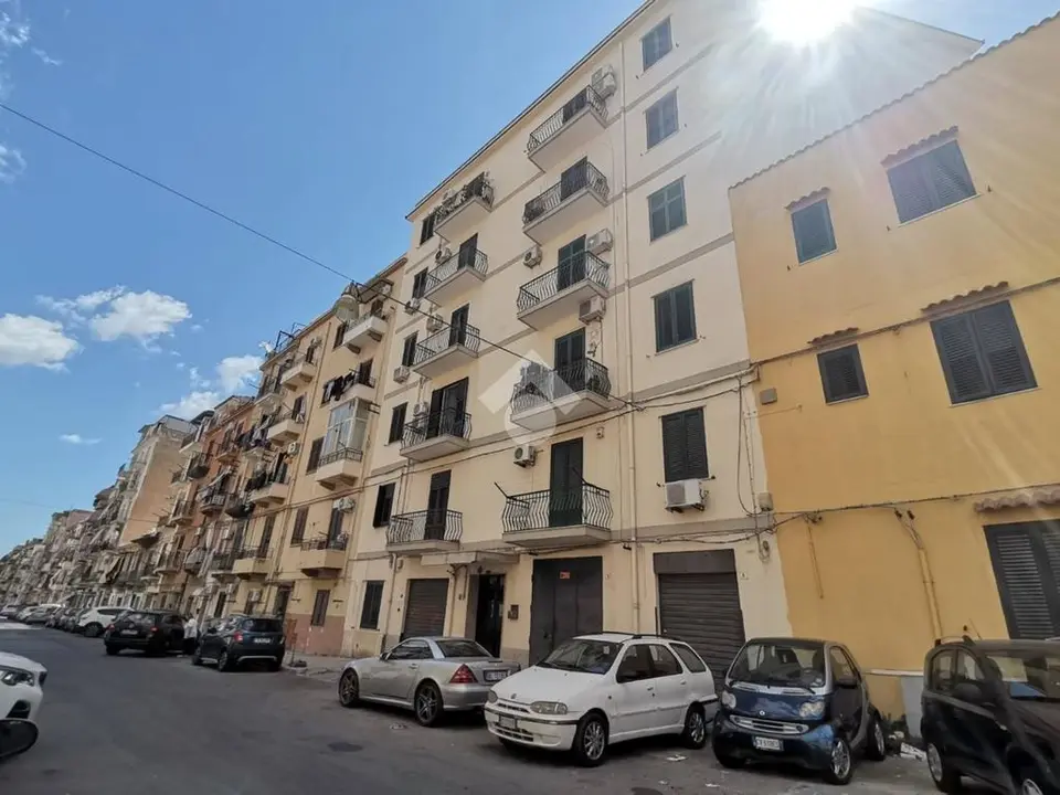 Trilocale in affitto a Palermo