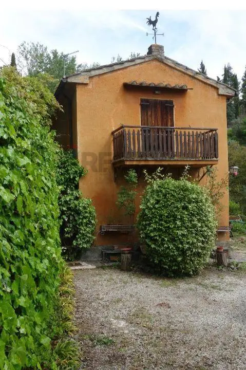 Cascina/Casale in Vendita a Perugia